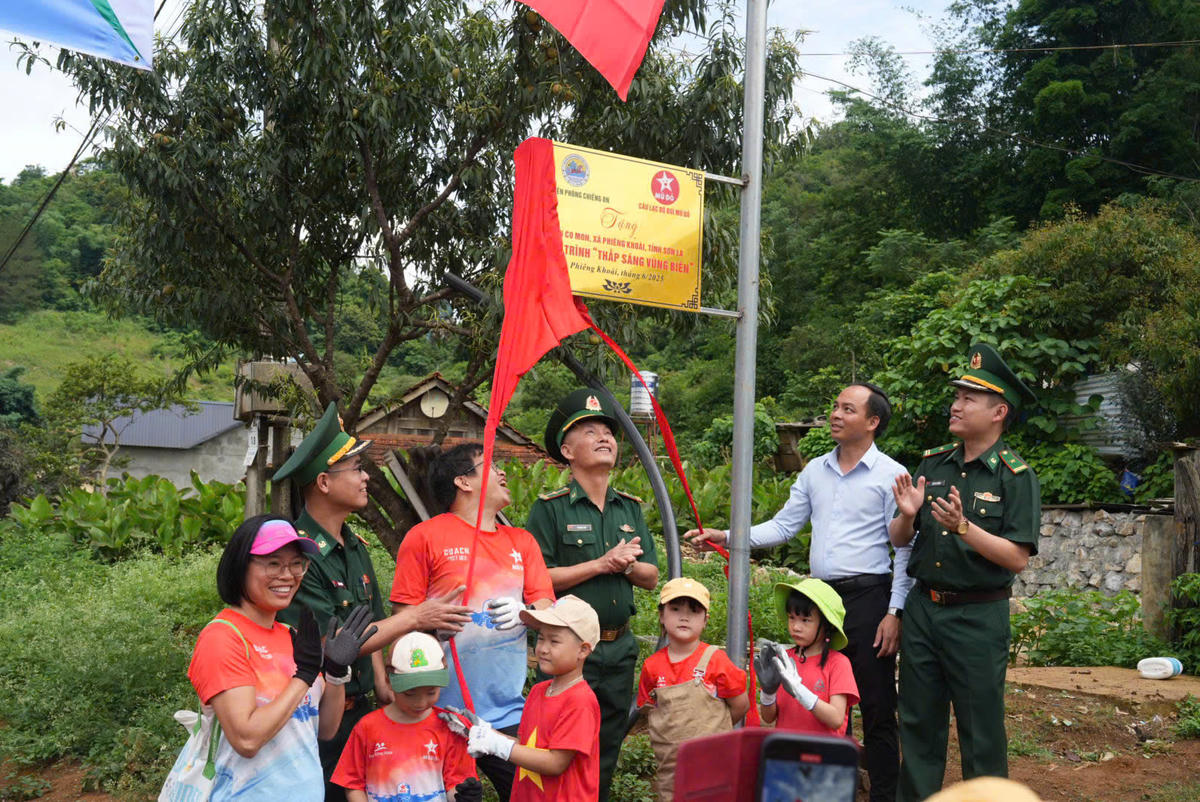 Và cùng dựng xây những công trình, ước mơ tràn đầy ý nghĩa, thiết thực. Ảnh: NVCC