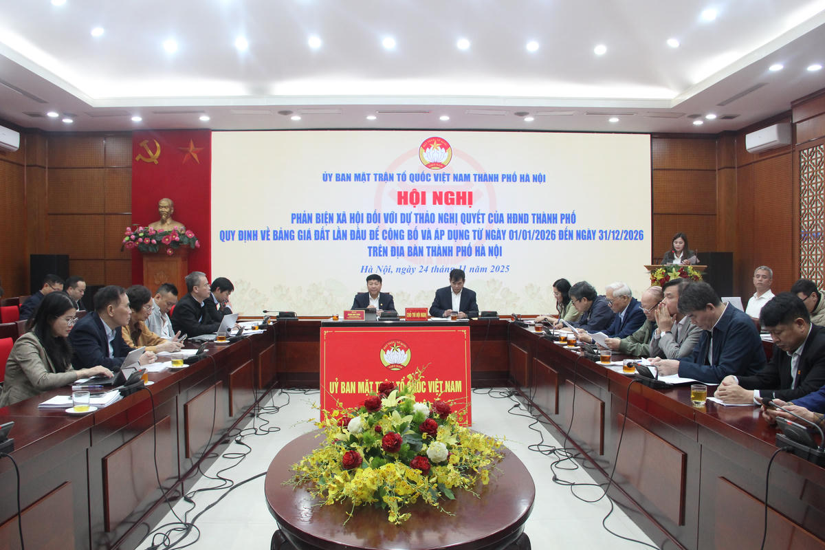 Quang cảnh hội nghị phản biện..&nbsp;