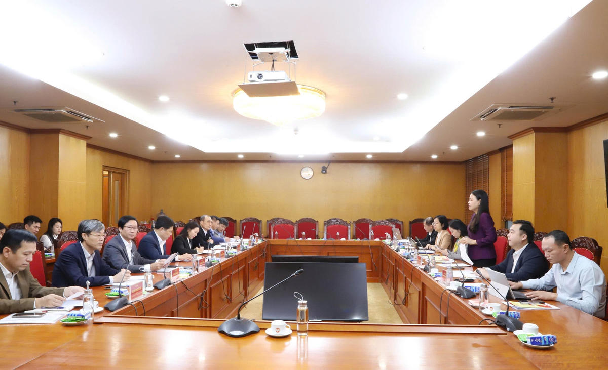 Quang cảnh buổi làm việc.