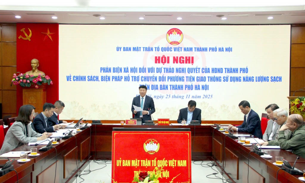 Phó Chủ tịch Thường trực Ủy ban MTTQ Việt Nam thành phố Hà Nội Phạm Anh Tuấn chủ trì hội nghị.&nbsp;