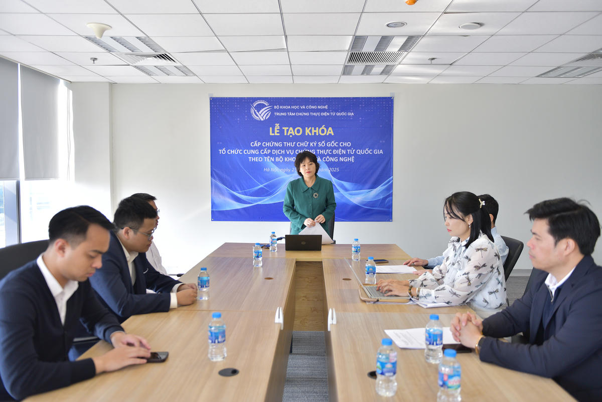 Lễ tạo khóa cấp chứng thư chữ ký số gốc cho Tổ chức cung cấp dịch vụ chứng thực điện tử quốc gia. Ảnh: Thảo Anh