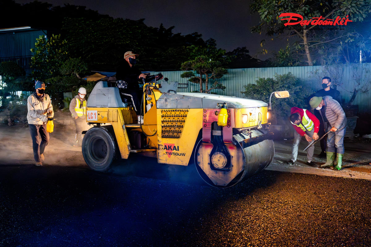 Theo ông Học, công tác thi công vào ban đêm khiến nhà thầu gặp không ít trở ngại, song, do đặc thù công việc, đơn vị thi công sẽ từng bước khắc phục những khó khăn, đảm bảo thi công an toàn, chất lượng và đảm bảo tiến độ đề ra.