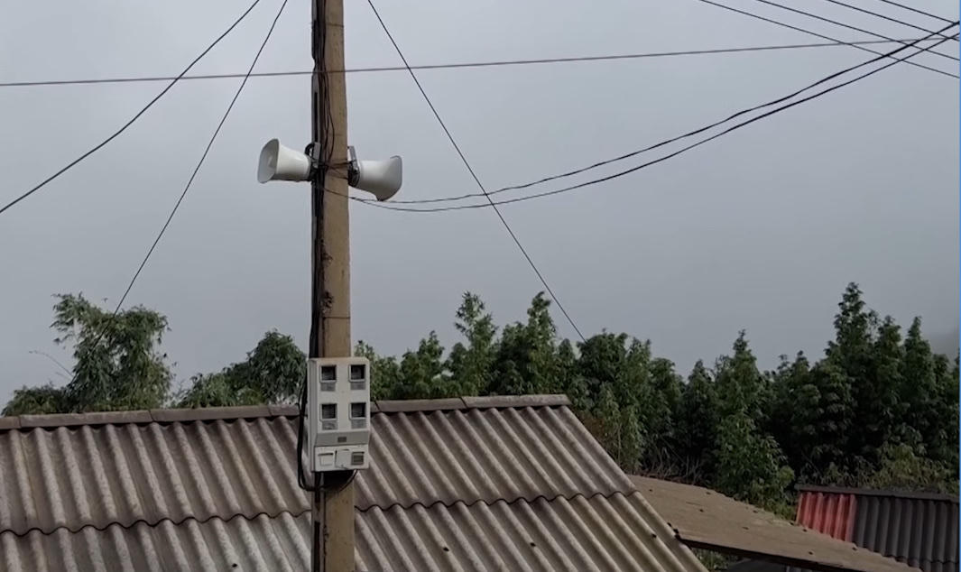 Mô hình loa truyền thanh giúp nhiều hộ nghèo, hộ cận nghèo vùng biên giới tiếp cận thông tin thuận lợi. Ảnh: T.N