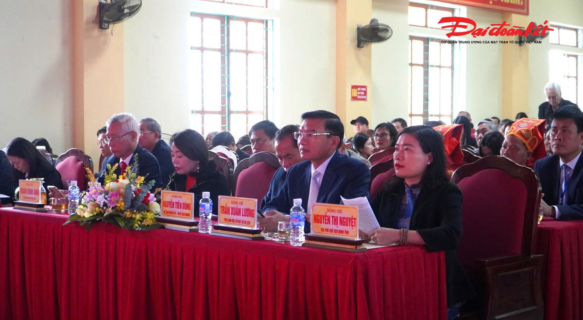 Đại biểu tham dự buổi lễ. Ảnh: HN.