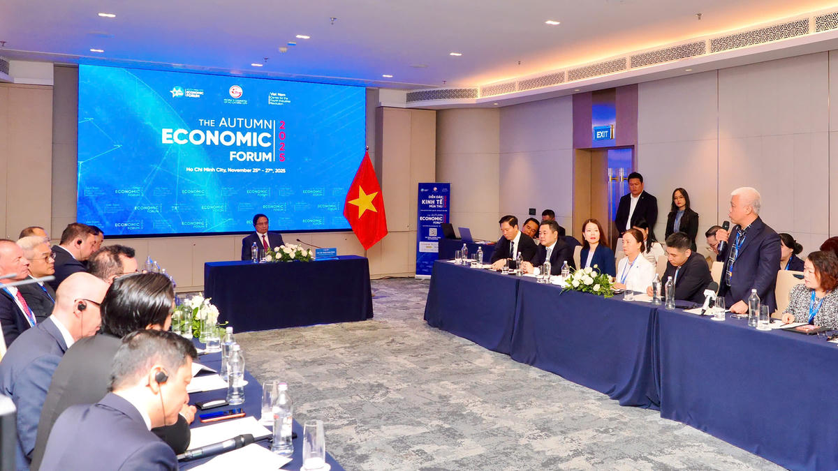 Thủ tướng Phạm Minh Chính tiếp lãnh đạo các tập đoàn, doanh nghiệp quốc tế trong lĩnh vực tài chính. Ảnh: H.H