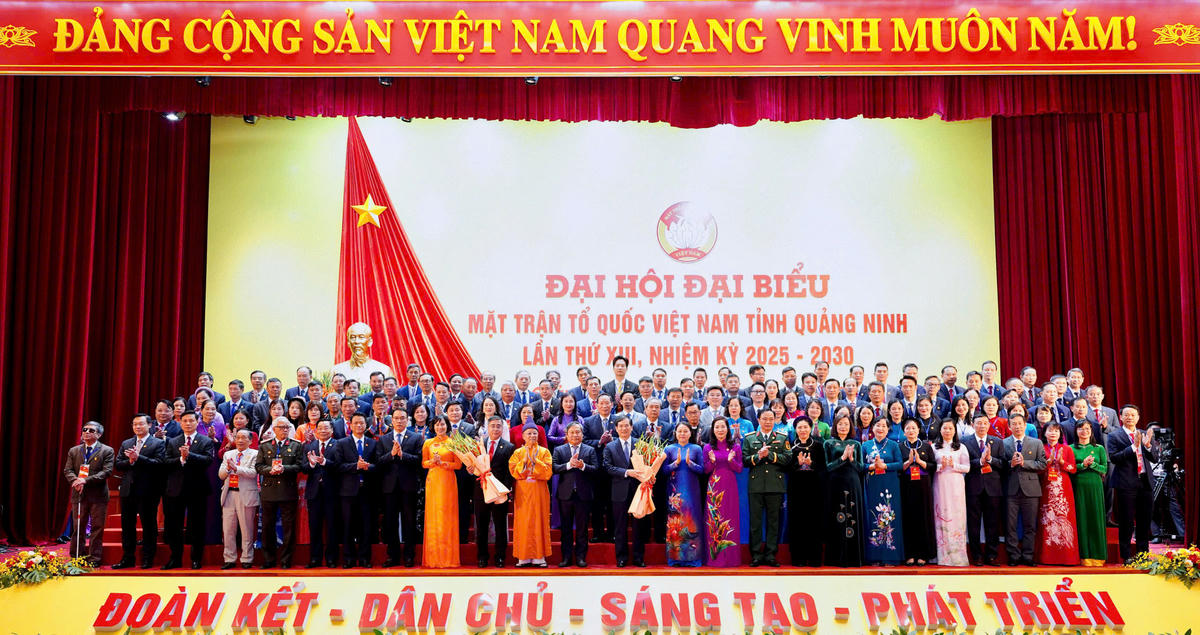 Ủy ban MTTQ Việt Nam tỉnh Quảng Ninh khóa XIII, nhiệm kỳ 2025-2030 ra mắt Đại hội. Ảnh: Ngọc Anh.