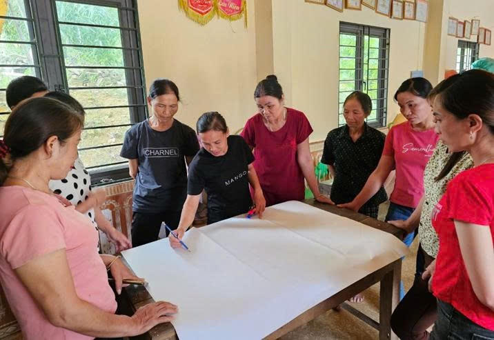 Giảm nghèo thông tin không chỉ giúp người dân dễ tiếp cận chính sách mà còn giúp họ tham gia hiệu quả hơn vào các hoạt động kinh tế, văn hóa – xã hội