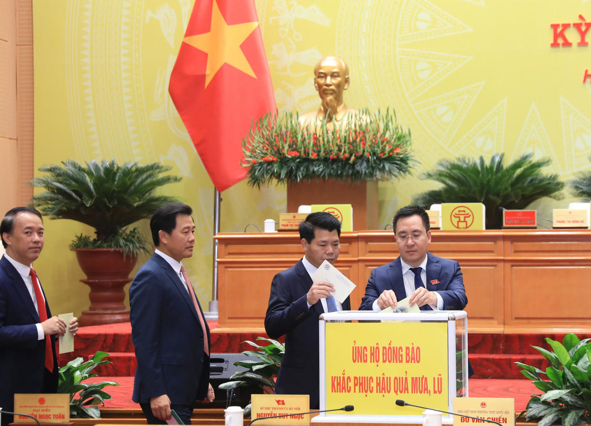 HĐND thành phố Hà Nội quyên góp, ủng hộ hơn 150 triệu đồng gửi tới nhân dân các tỉnh bị ảnh hưởng bởi bão lũ
