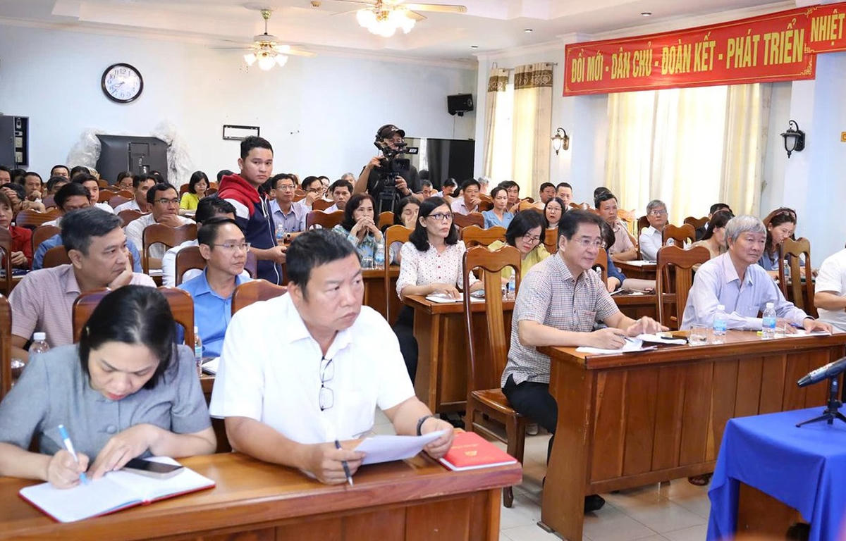 Quang cảnh cuộc họp. (ảnh M.H)