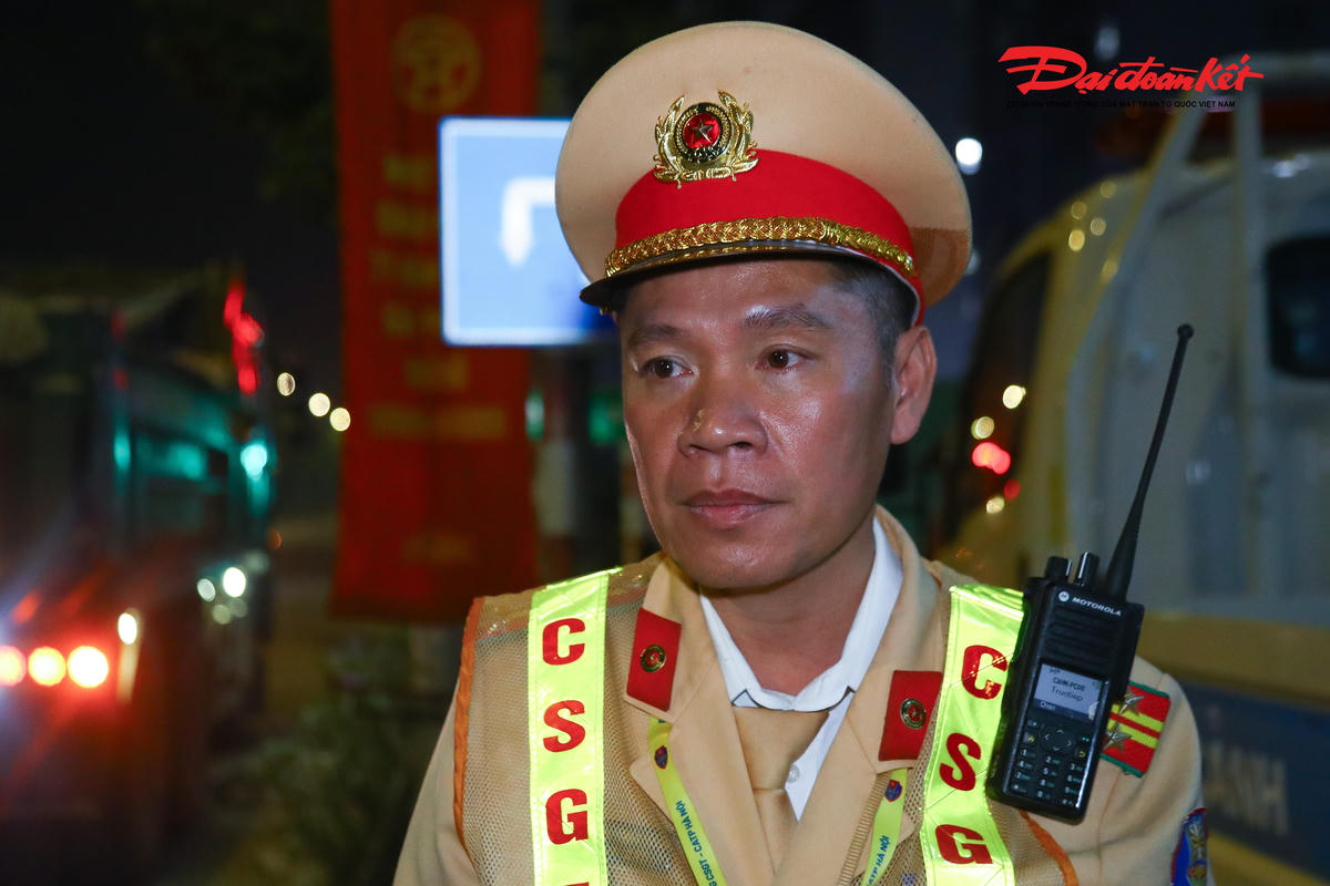 Trung tá Nguyễn Trọng Quỳnh, cán bộ Đội Cảnh sát giao thông đường bộ số 10 (Phòng Cảnh sát giao thông - Công an thành phố Hà Nội) cho biết, đối với những trường hợp lái xe cố tình chối cãi, cho rằng thùng xe nguyên bản, dẫn đến việc che mất biển số sẽ xác minh qua Cục Đăng kiểm Việt Nam để tiến hành lập biên bản xử lý vi phạm.