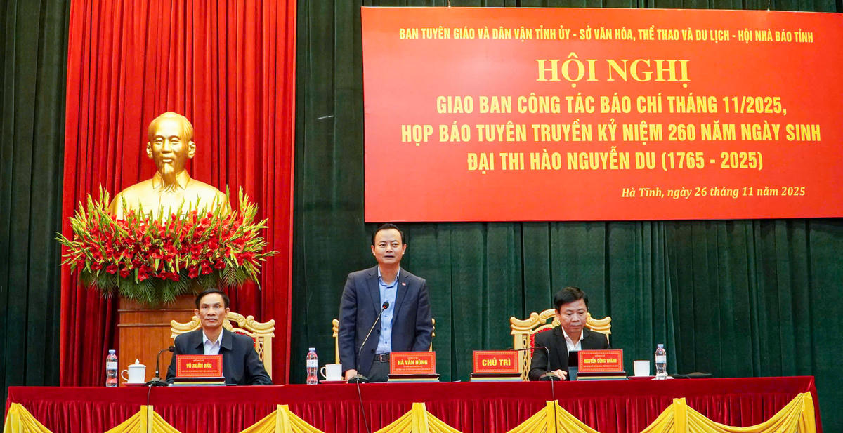 Trưởng ban Tuyên giáo và Dân vận Tỉnh ủy Hà Văn Hùng kết luận tại hội nghị. Ảnh: Cẩm Kỳ&nbsp;