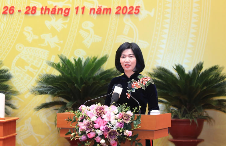 Chủ tịch HĐND Thành phố Phùng Thị Hồng Hà phát biểu khai mạc kỳ họp