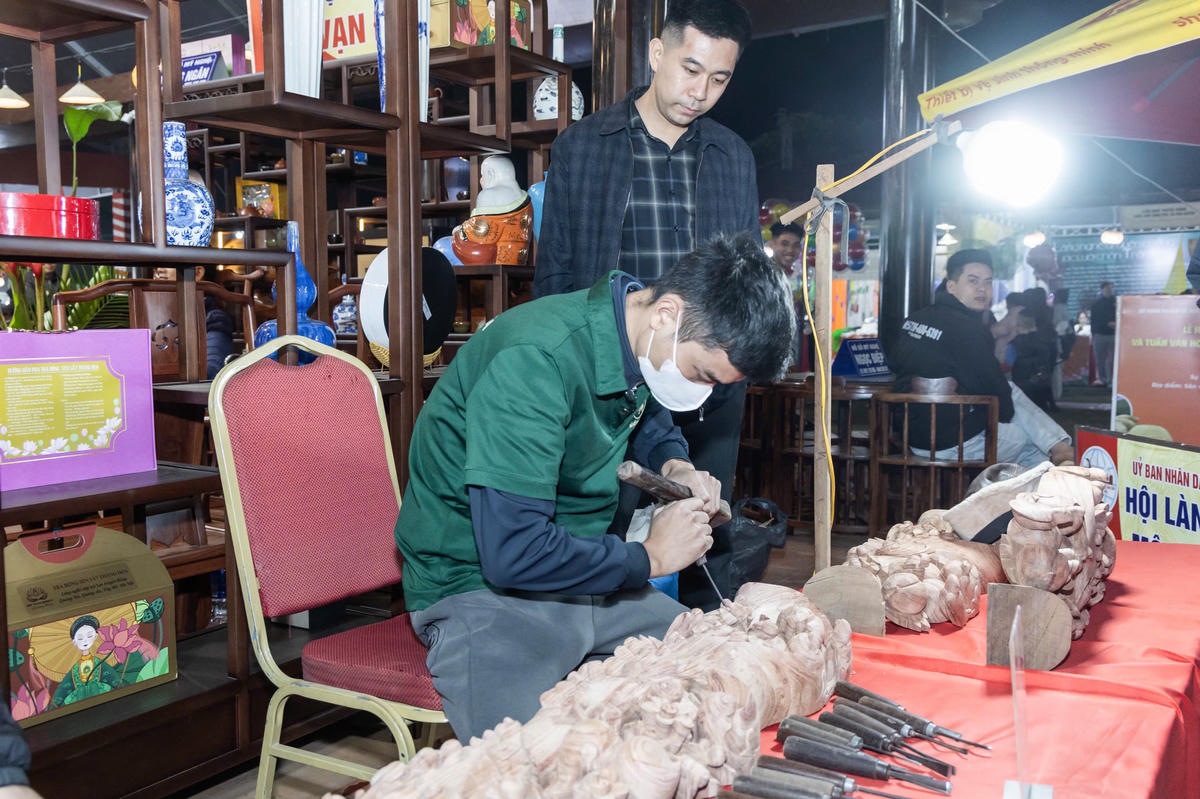 Sản phẩm thủ công của làng nghề Phú Xuyên nổi tiếng, được nhiều nơi biết đến.Ảnh : Quang Vinh