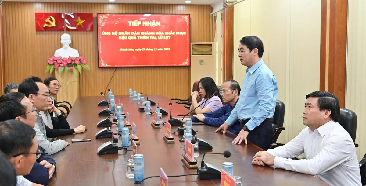 
Ông Nghiêm Xuân Thành, Bí thư Tỉnh ủy Khánh Hòa  phát biểu cảm ơn sự ủng hộ của Đại học Quốc gia Hà Nội đối với tỉnh Khánh Hòa. (ảnh X.H)
