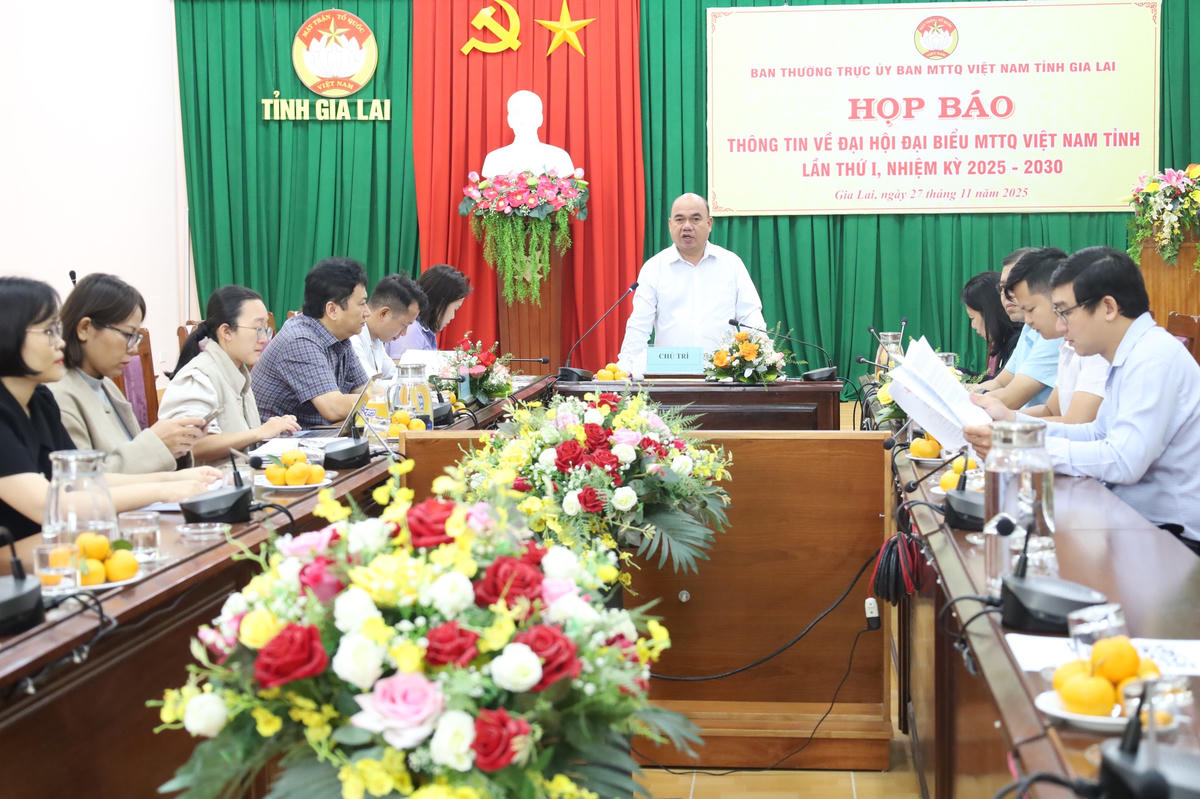 Phó Chủ tịch Ủy ban MTTQ Việt Nam tỉnh Gia Lai Siu Trung chủ trì buổi họp báo. Ảnh: CV.