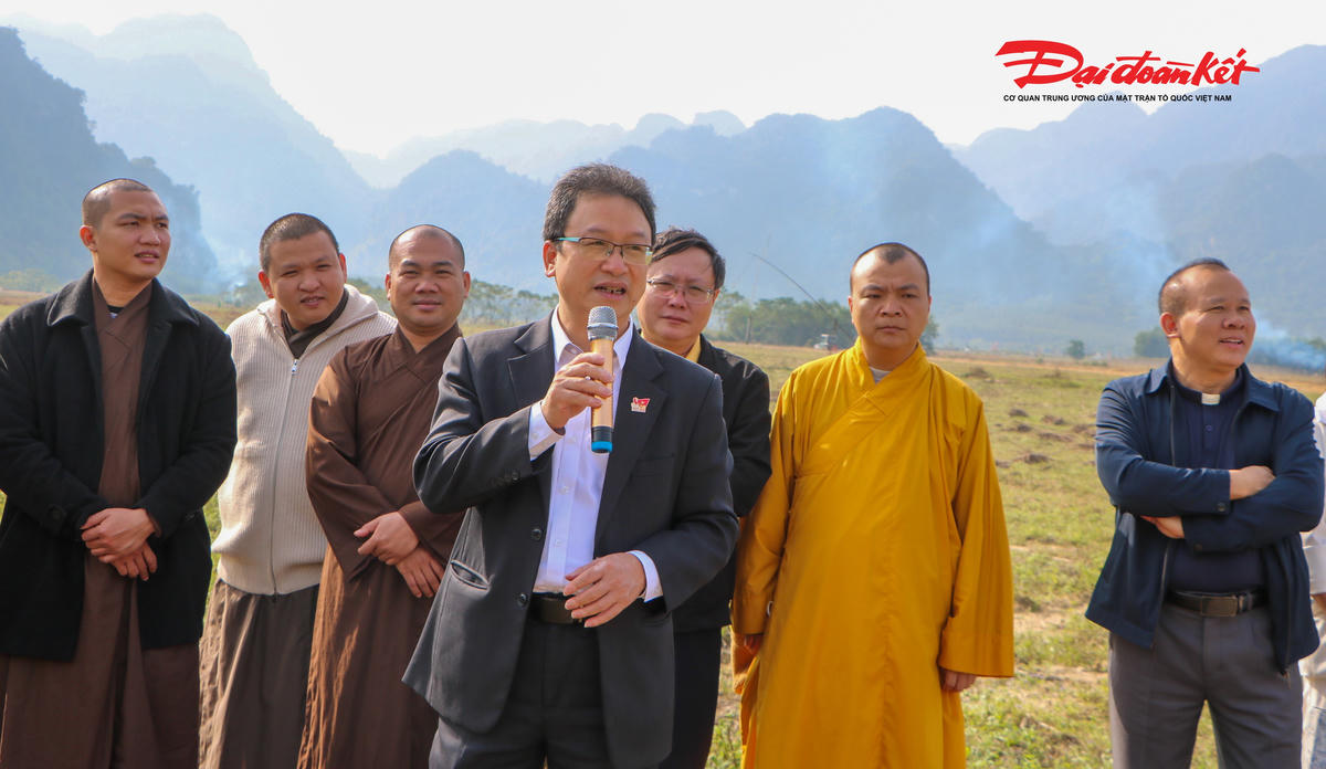 Tham gia với đoàn đại biểu có ông Nguyễn Văn Thanh, Ủy viên Đoàn Chủ tịch, Trưởng ban Dân tộc và Tôn giáo, Ủy ban Trung ương Mặt trận Tổ quốc Việt Nam. Ảnh: Đỗ Văn.