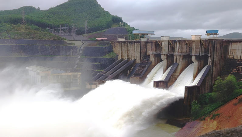 Nhiều chuyên gia khuyến cáo cần có mô hình dự báo chuyên dụng cho từng lưu vực hồ chứa. Ảnh: Nguyễn Lương.
