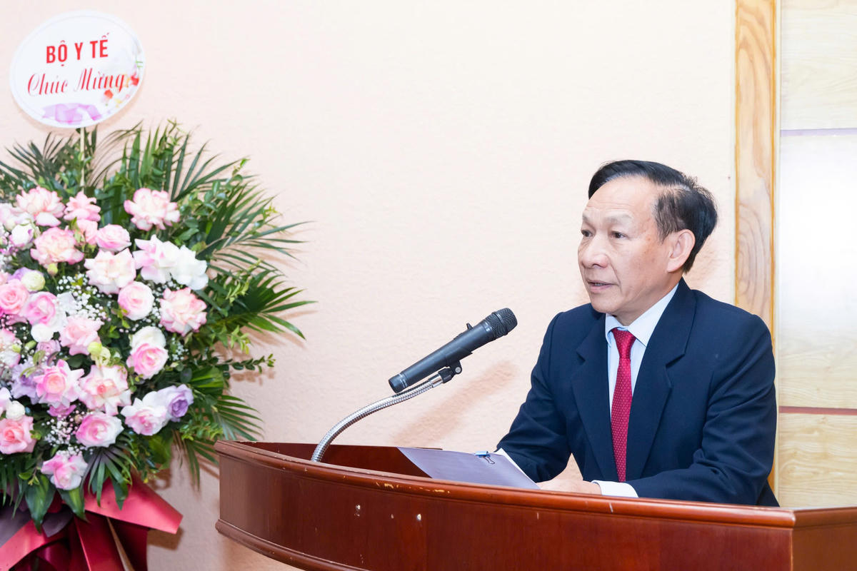 GS.TS Phan Văn Tường, nguyên Viện trưởng Viện Đào tạo bồi dưỡng cán bộ quản lý ngành y tế, Phó Chủ tịch Thường trực-Tổng Thư ký Hội hành nghề Y tư nhân Việt Nam phát biểu.