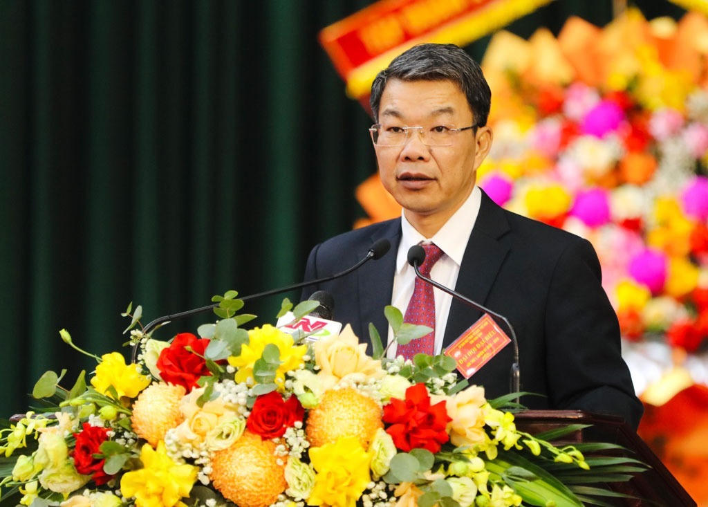  Ông Nguyễn Hoàng Hà - Phó Chủ tịch Thường trực Ủy ban MTTQ tỉnh trình bày báo cáo chính trị tại đại hội. Ảnh: Đức Lam