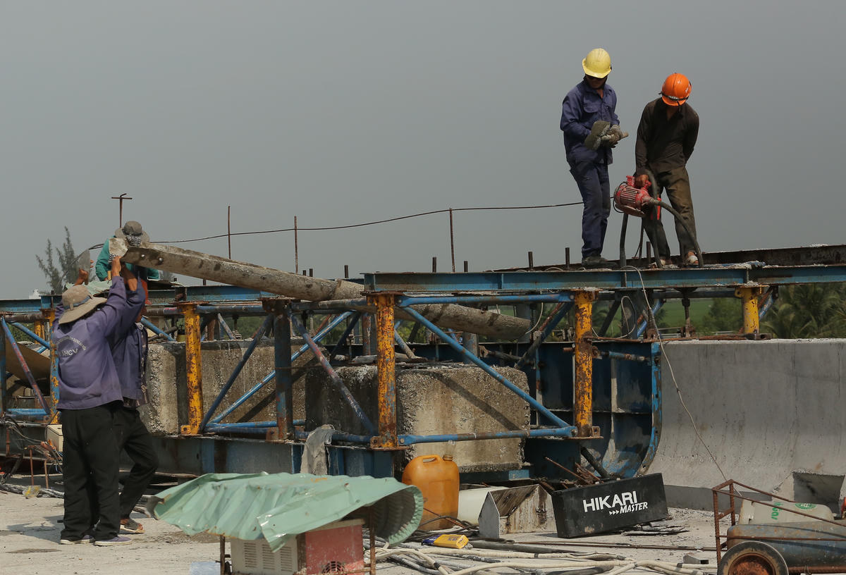 Đường vành đai 3 TP Hồ Chí Minh dự kiến thông xe vào giữa tháng 12 này. Tuy nhiên, đoạn đường trên địa bàn Tây Ninh chưa thể khai thác do các gói thầu ở địa bàn khác ở TP Hồ Chí Minh liền kề đó chưa hoàn thành. Ảnh: Đ.Xá.