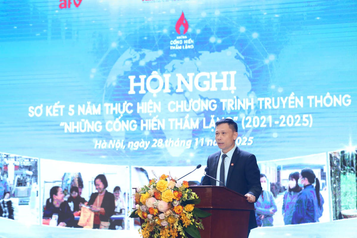 PGS.TS Nguyễn Thành Lợi, Tổng Biên tập Báo Kinh tế &amp; Đô thị, Trưởng Ban tổ chức Chương trình sơ kết 5 năm chương trình truyền thông “Những cống hiến thầm lặng”. Ảnh: ĐT