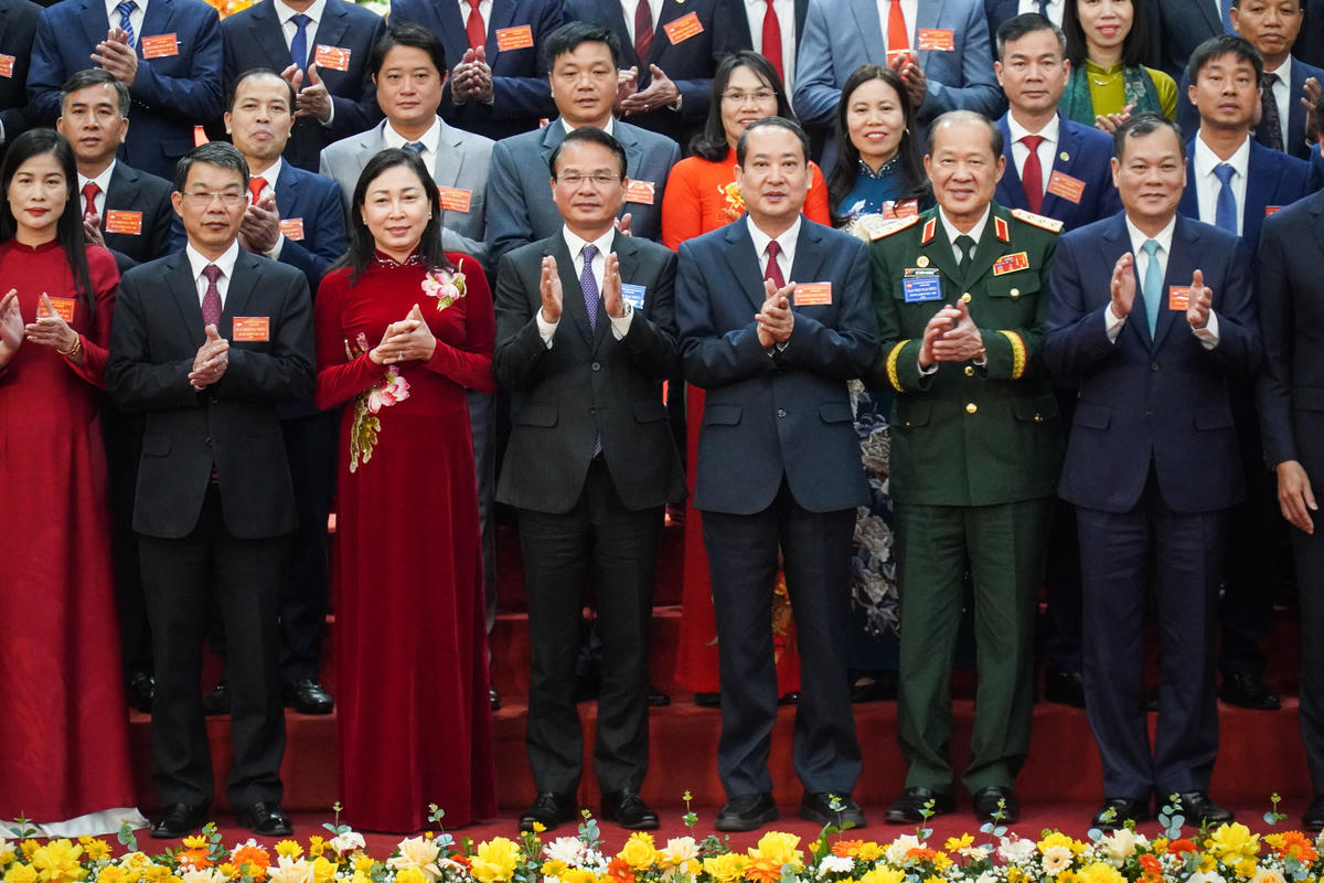 Lãnh đạo UBTƯ MTTQ Việt Nam, lãnh đạo tỉnh Ninh Bình chúc mừng đại hội. Ảnh: Đình Minh