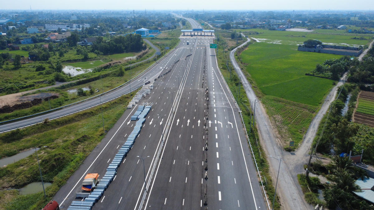 Nhiều hạng mục chính đã cơ bản hoàn thành, chuẩn bị cho việc thông xe. Ảnh: Đ.Xá.