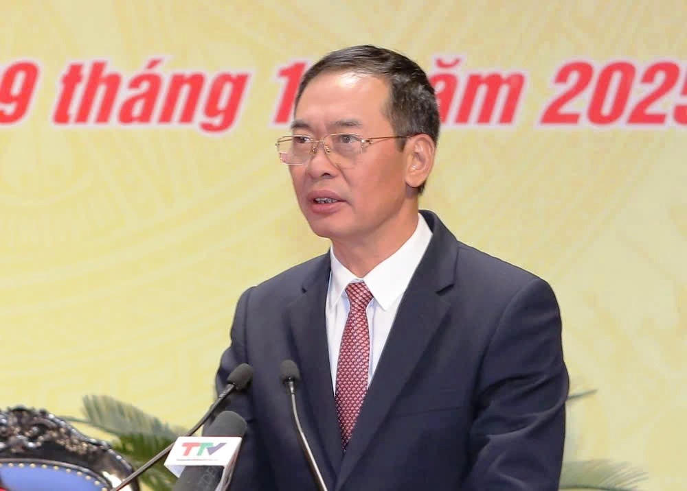 Ông Trịnh Tuấn Sinh, Phó Bí thư Tỉnh ủy, Chủ tịch Ủy ban MTTQ tỉnh Thanh Hóa phát biểu khai mạc Đại hội. Ảnh: Nguyễn Chung.