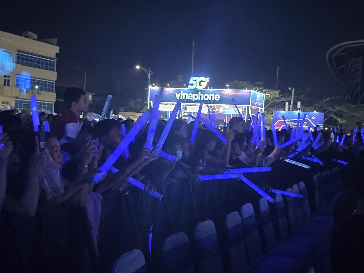 Các bạn trẻ tại Cà Mau tại đại nhạc hội 2025. Ảnh: Nguyên Du