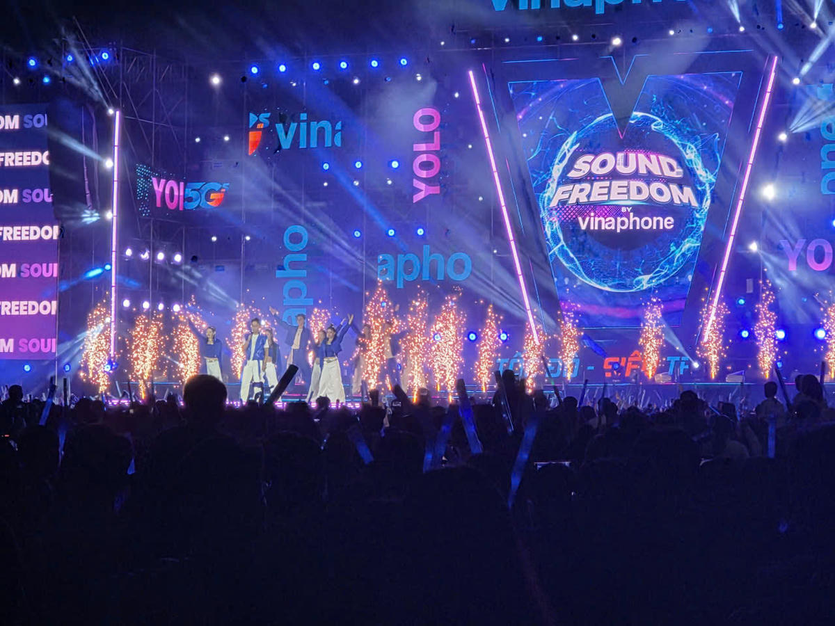 Không khí sôi động tại đại nhạc hội. Ảnh: Nguyên Du