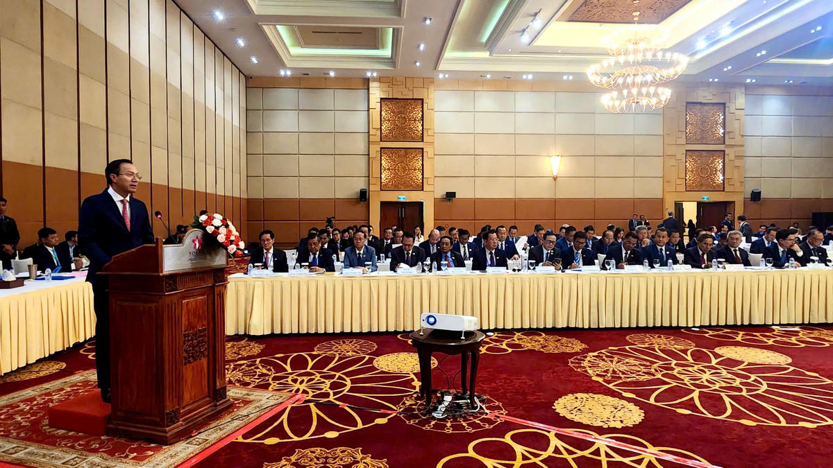 Phó Chủ tịch UBND tỉnh Tây Ninh Đoàn Trung Kiên phát biểu.