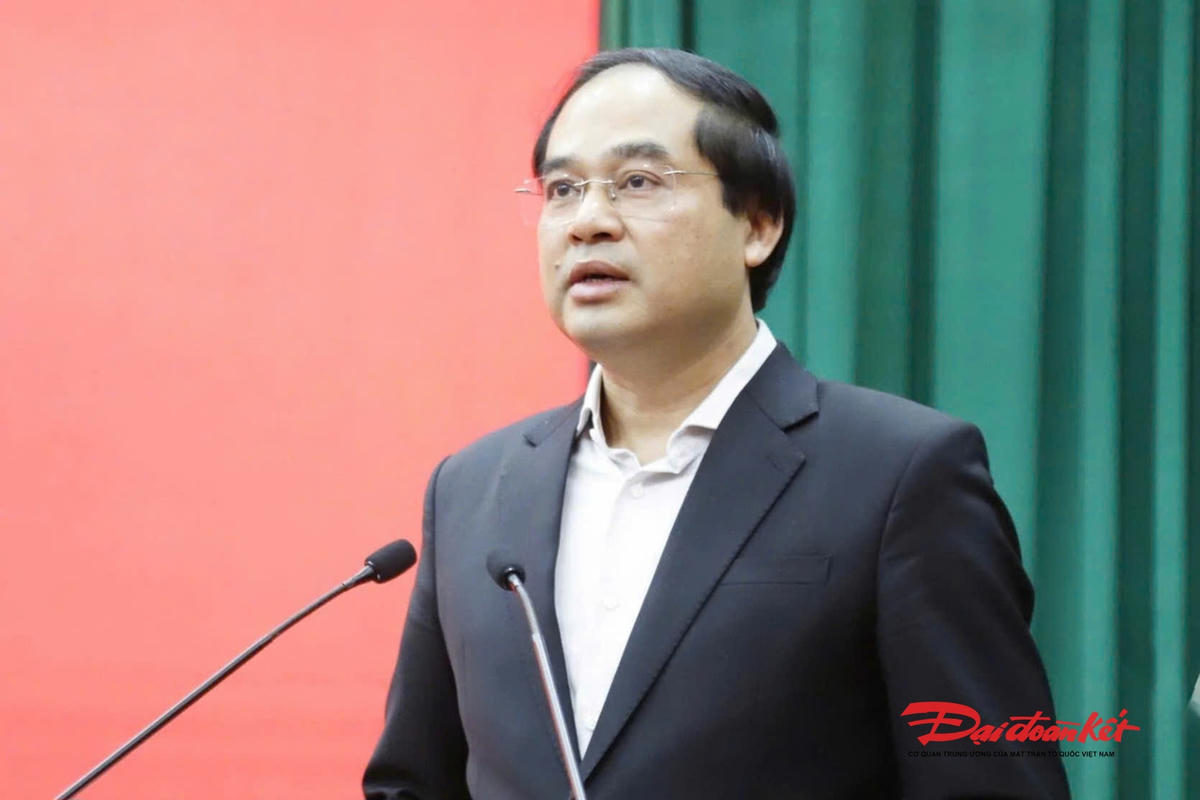 Bí thư Tỉnh ủy Thái Nguyên Trịnh Xuân Trường phát động ủng hộ miền Trung. Ảnh: TN