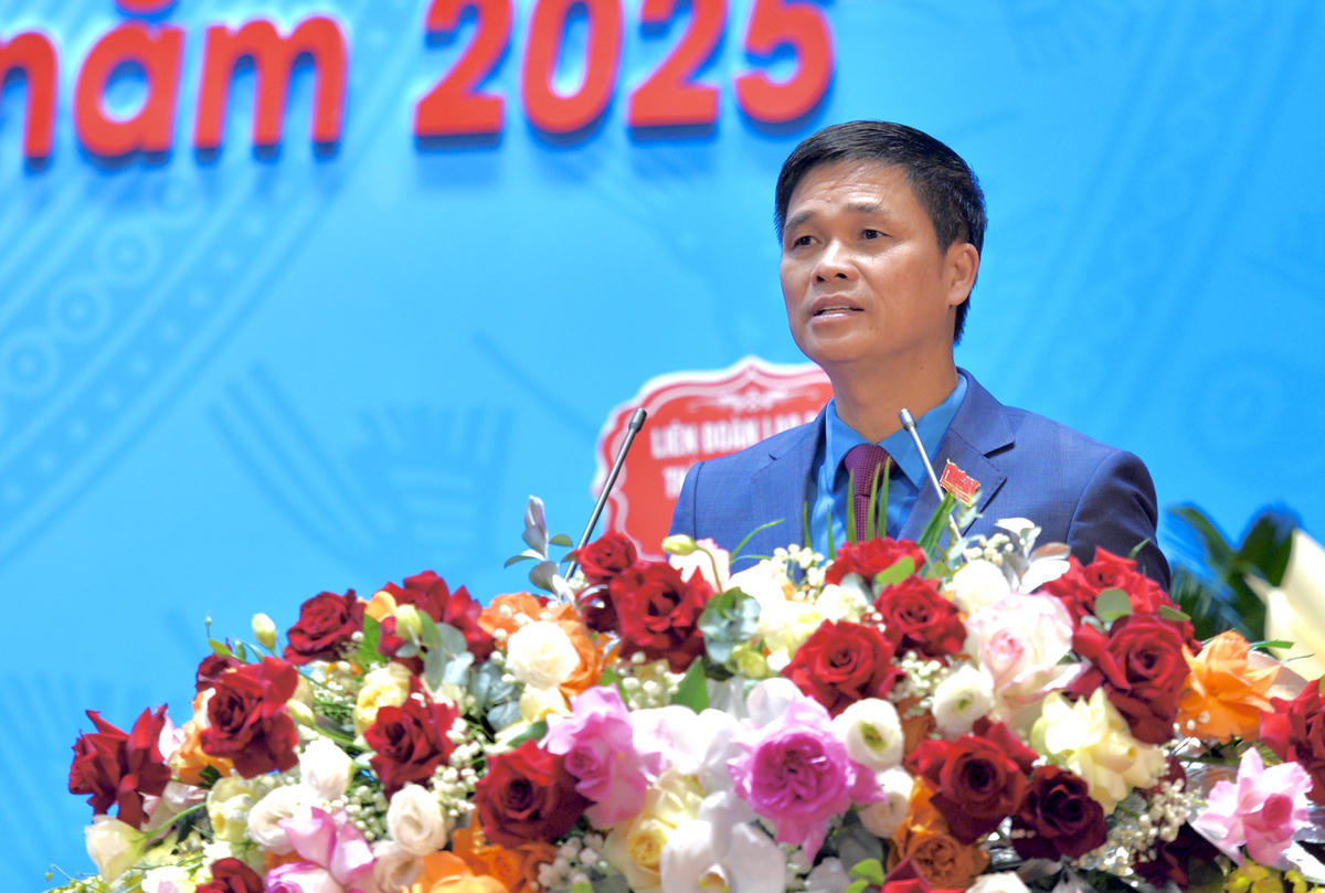 Phó Chủ tịch Tổng LĐLĐ Việt Nam Ngọ Duy Hiểu phát biểu tại Đại hội. Ảnh: Ngọc Anh.