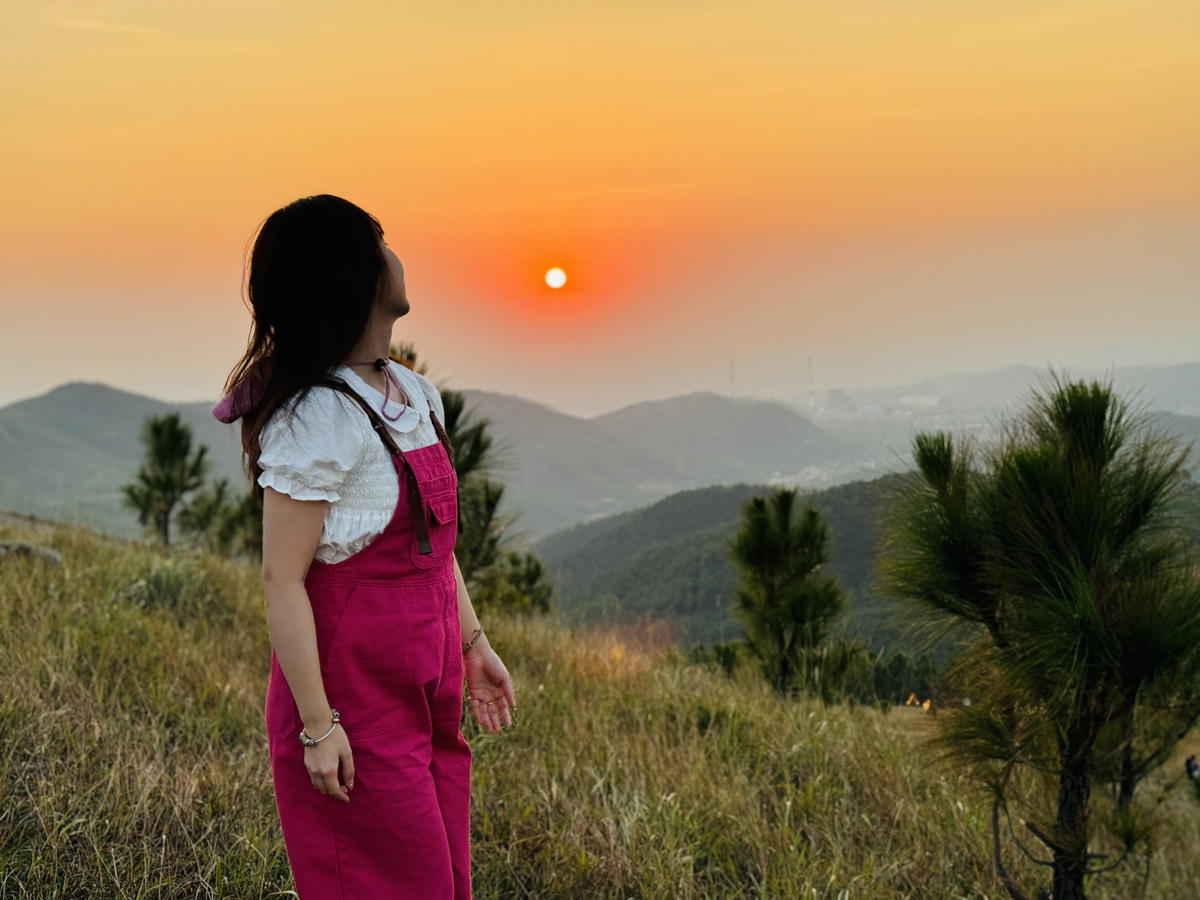 Khoảnh khắc rực rỡ nhất chỉ diễn ra trong thời gian ngắn ngủi. Ảnh: Nguyễn Quý.