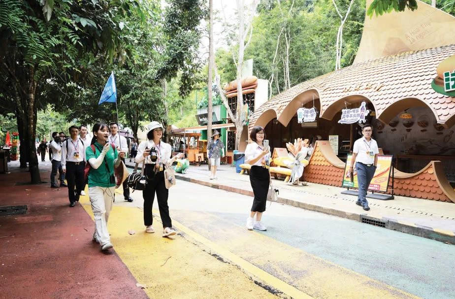 Mô hình du lịch xuyên biên giới trở thành điểm nhấn của ngành du lịch Cao Bằng.