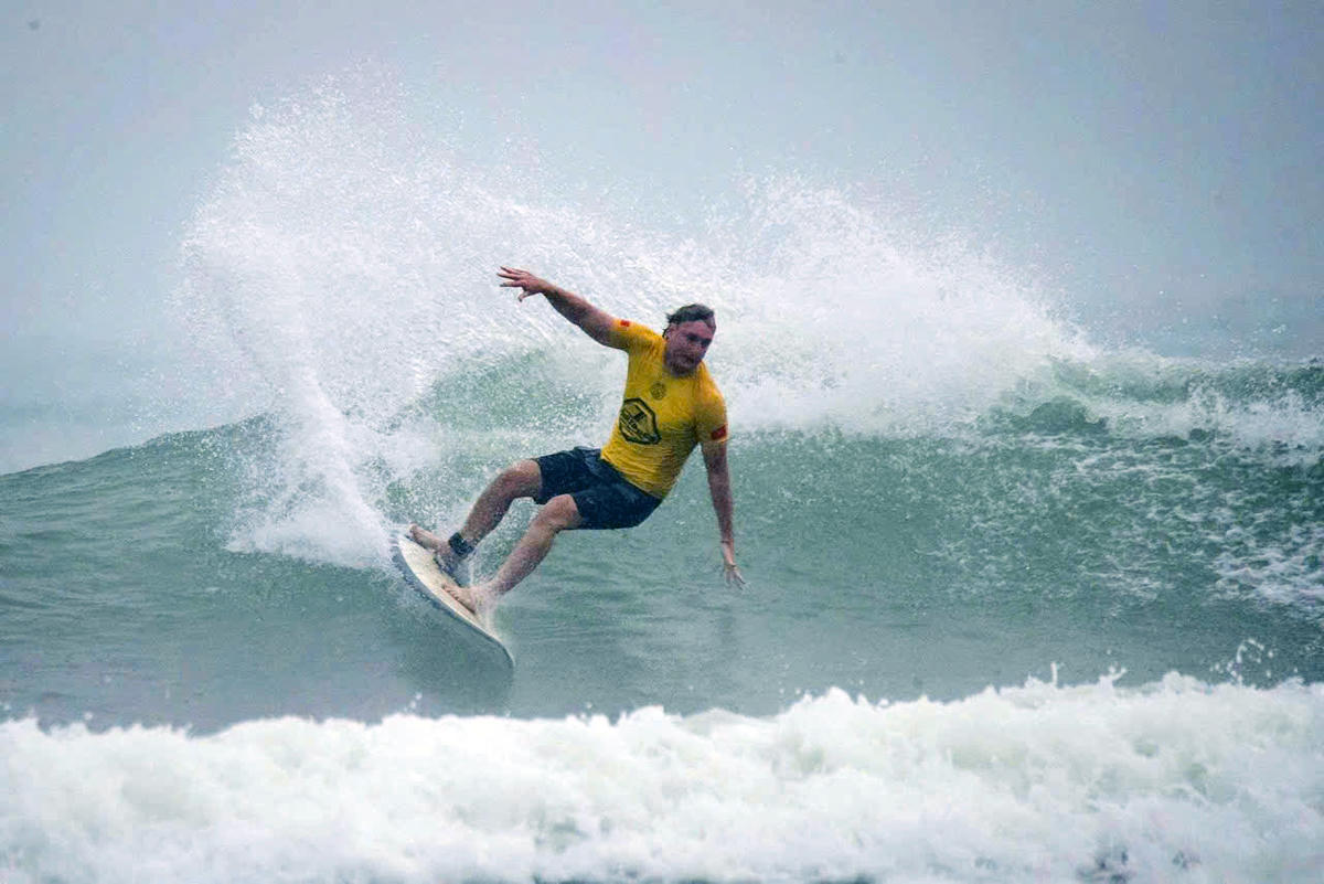 Một pha rẽ sóng điêu luyện. Ảnh: Nguyễn Tú.