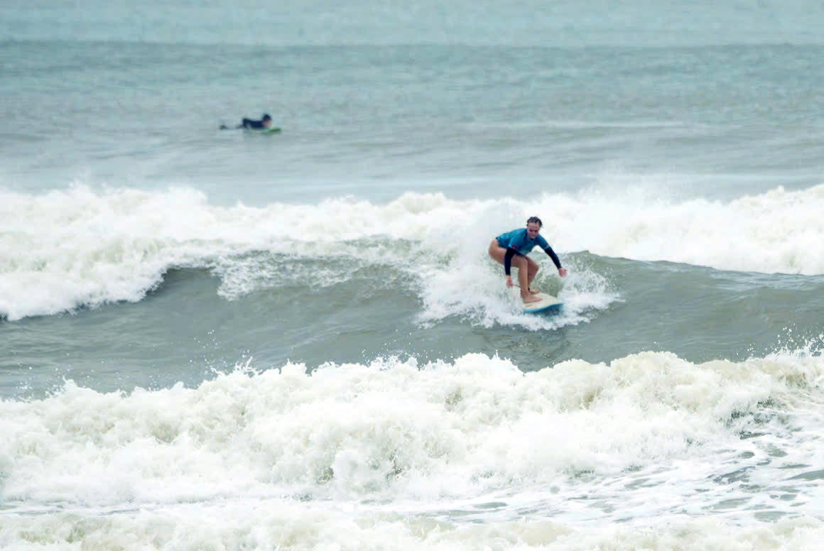 Cuộc thi có cả các nữ du khách tranh tài.&nbsp;Ảnh: Nguyễn Tú.