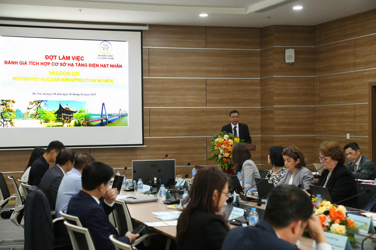 Thứ trưởng Bộ KHCN Lê Xuân Định phát biểu khai mạc.