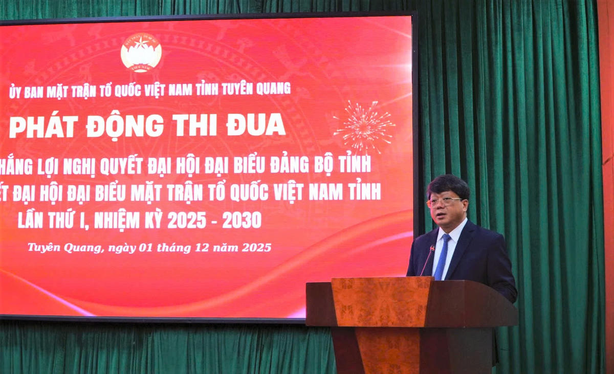 Phó Chủ tịch Thường trực Ủy ban MTTQ Việt Nam tỉnh Tuyên Quang Hà Trung Kiên phát động thi đua. Ảnh: Đ.S.