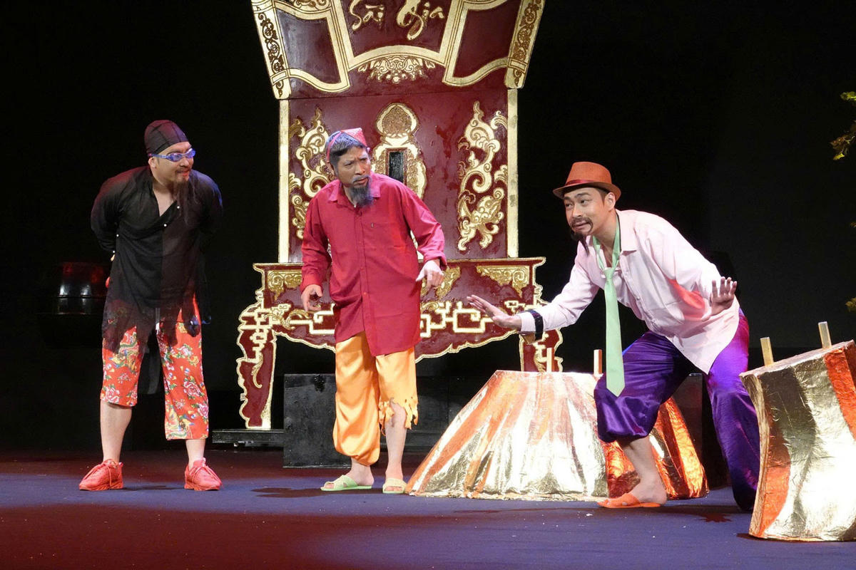 Nhiều thể nghiệm mới trong vở "Các cụ gánh còng lưng" của Nhà hát Nghệ thuật Truyền thống tỉnh Ninh Bình.