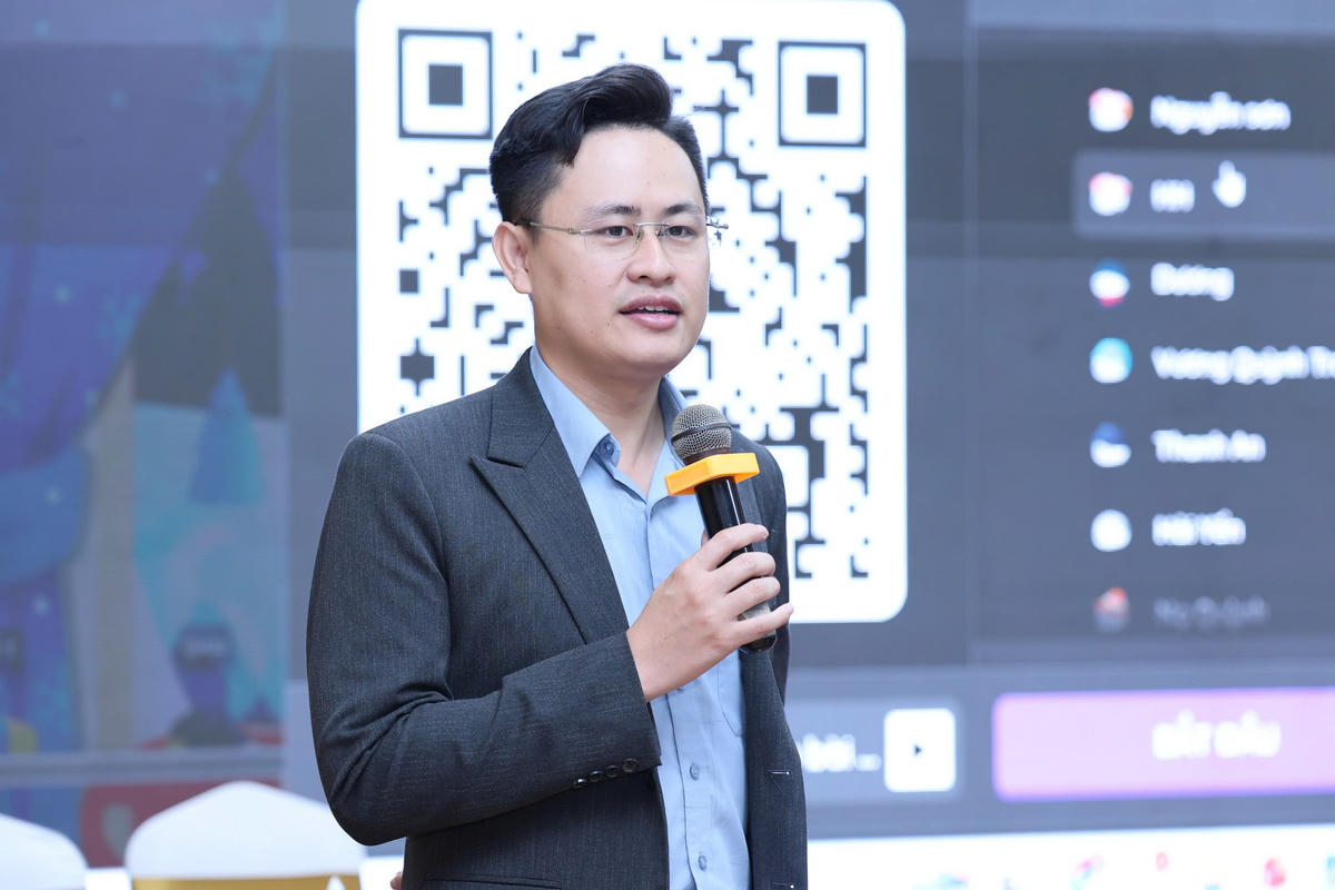 Ông Đặng Ngọc Thuyên, Chủ tịch HĐQT kiêm Giám đốc Công ty Cổ phần Tư vấn phát triển ASANA, Chuyên gia về Trí tuệ nhân tạo (AI), hướng dẫn thực hành các ứng dụng AI trong công tác hành chính, văn phòng và truyền thông.&nbsp;