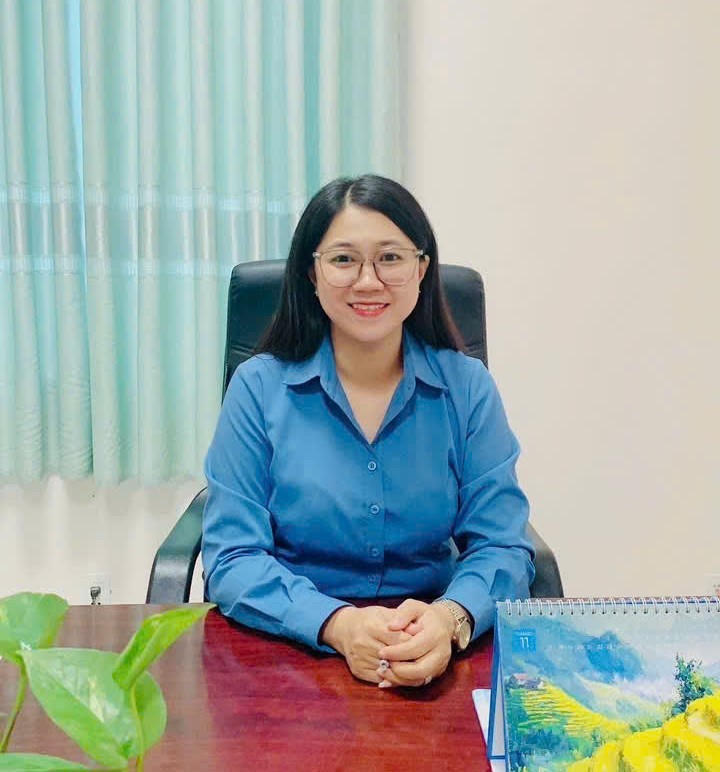 Bà Quách Trần Mỹ Khánh - Giám đốc BHXH cơ sở Vĩnh Châu. Ảnh: TT