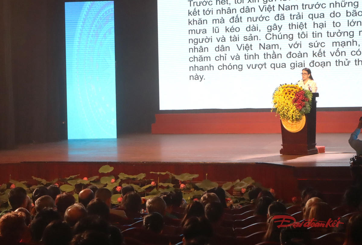 Bà Ariadne Feo Labrada, Tổng lãnh sự Cuba tại TP Hồ Chí Minh phát biểu tại Lễ kỷ niệm. Ảnh: Hồng Phúc.