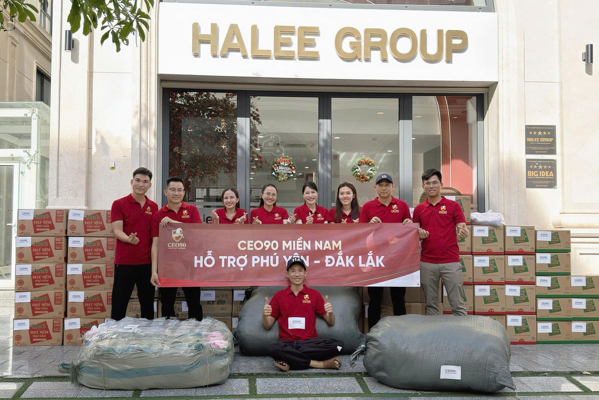 Câu lạc bộ CEO90 Miền Nam tập kết các phần quà hướng về Miền trung thân yêu. (ảnh X.H). 