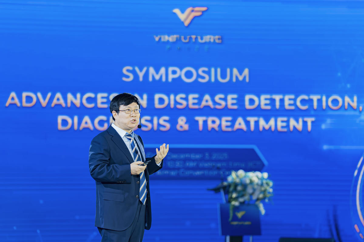 GS. Chuanbin Mao chia sẻ vêirus chống ung thư