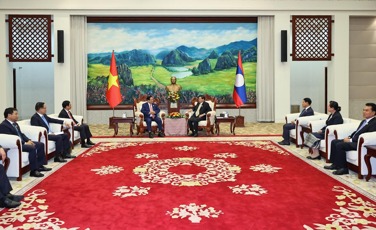 Hai nhà Lãnh đạo nhấn mạnh những kết quả tích cực đạt được trong giai đoạn này sẽ là nền tảng quan trọng để triển khai mạnh mẽ sự gắn kết chiến lược giữa hai nước Việt Nam – Lào trong giai đoạn phát triển mới - Ảnh: VGP/Nhật Bắc