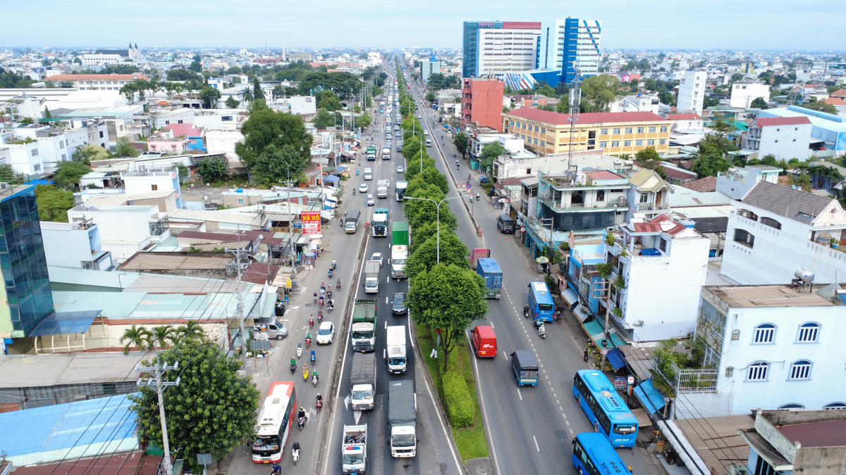 Đoạn đường dự kiến được mở rộng dài khoảng 9km, từ nút giao An Sương tới nút giao đường Vành đai 3 TP Hồ Chí Minh đang xây dựng. Ảnh: Đ.Xá.