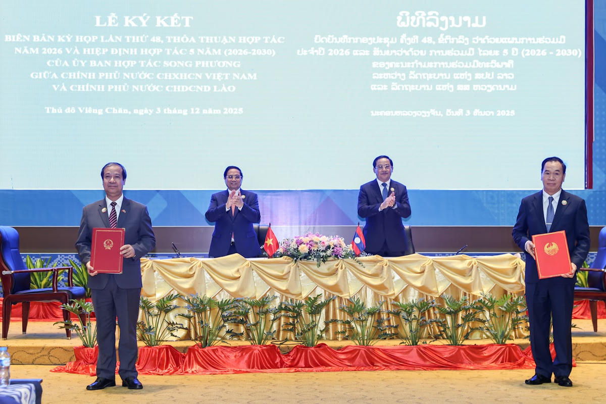 Hai Thủ tướng chứng kiến lễ ký kết các Văn kiện hợp tác giữa Bộ Giáo dục và Đào tạo hai nước - Ảnh: VGP/Nhật Bắc