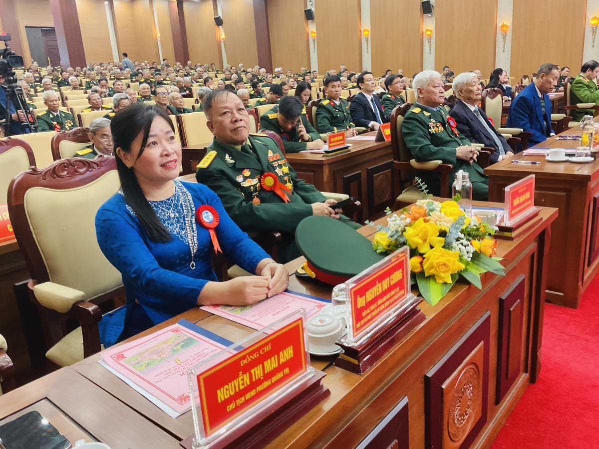 Chủ tịch UBND phường Quảng Trị, bà Nguyễn Thị Mai Anh, xúc động khi đến dự Đại hội. Ảnh Tùng Duy