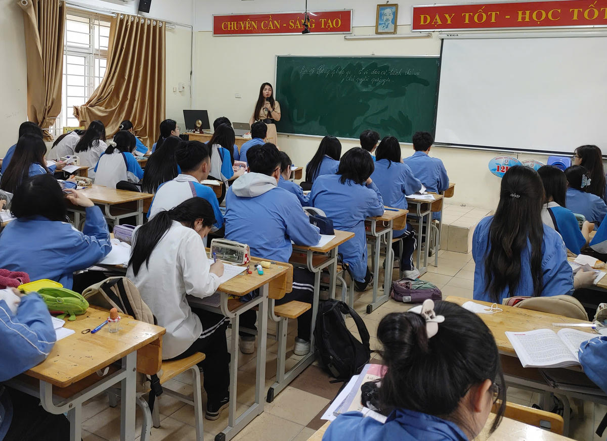 Một giờ học của cô và trò Trường THPT Cầu Giấy.